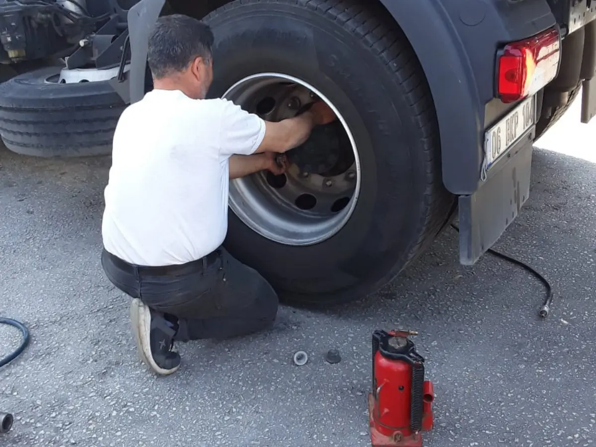 Zeytinalanı Oto Lastikçi